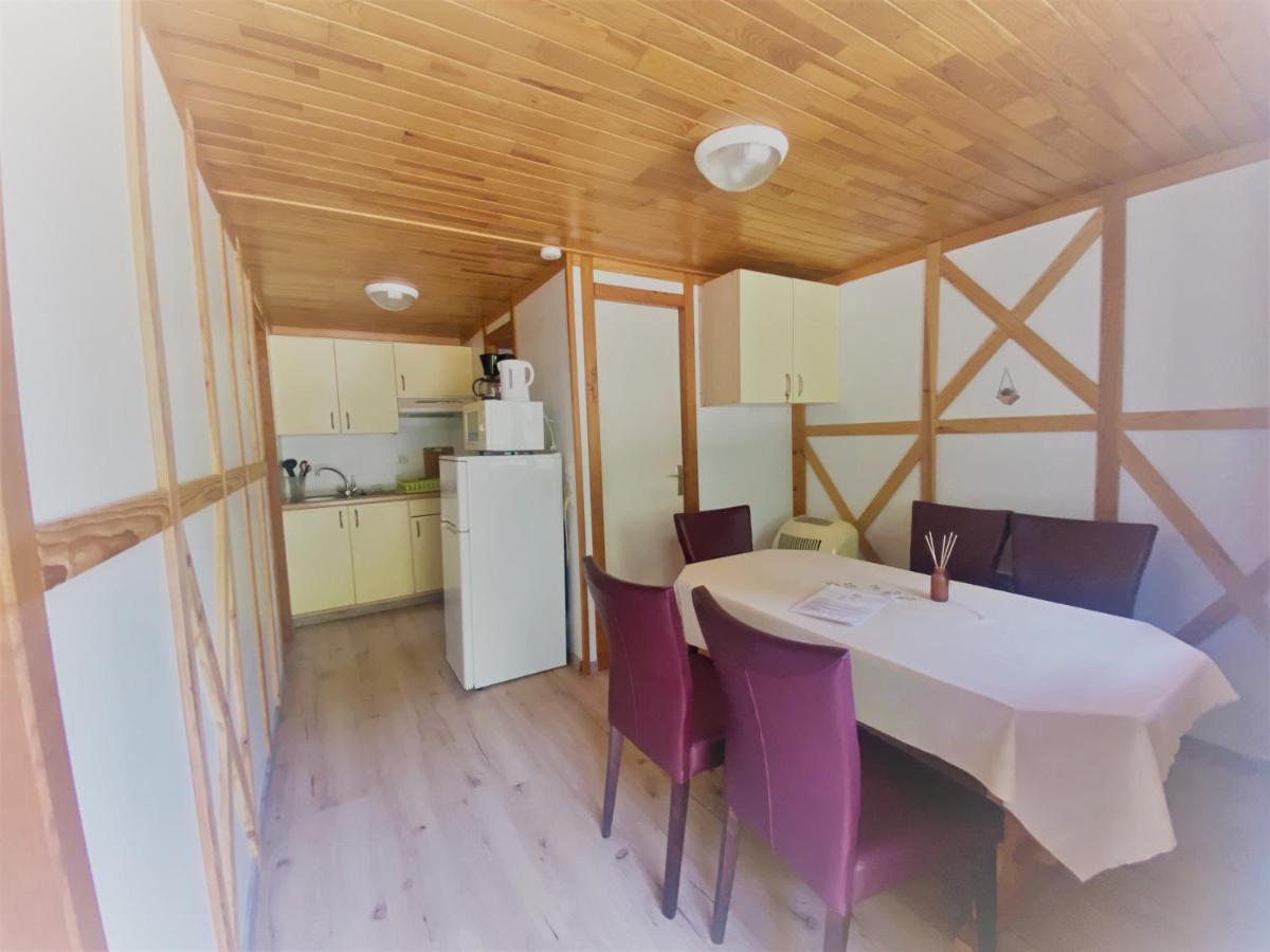Camping Familial Les Chalets D'Uza Buitenkant foto