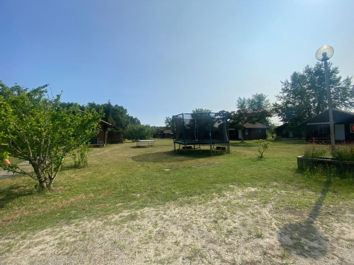 Camping Familial Les Chalets D'Uza Buitenkant foto