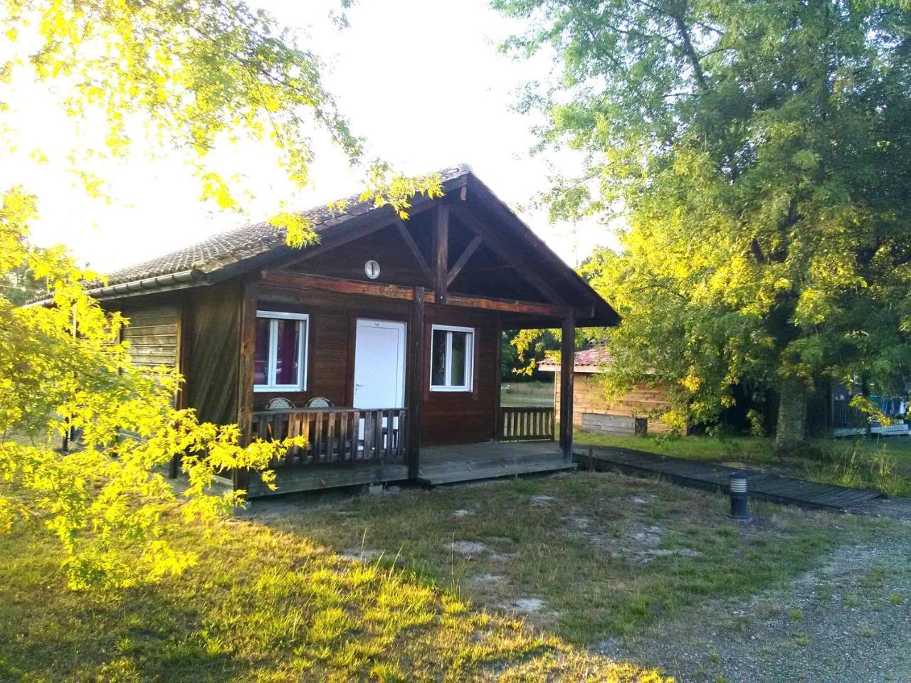 Camping Familial Les Chalets D'Uza Buitenkant foto