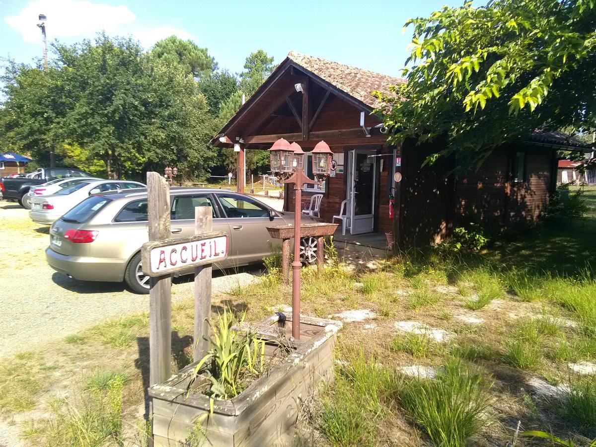 Camping Familial Les Chalets D'Uza Buitenkant foto
